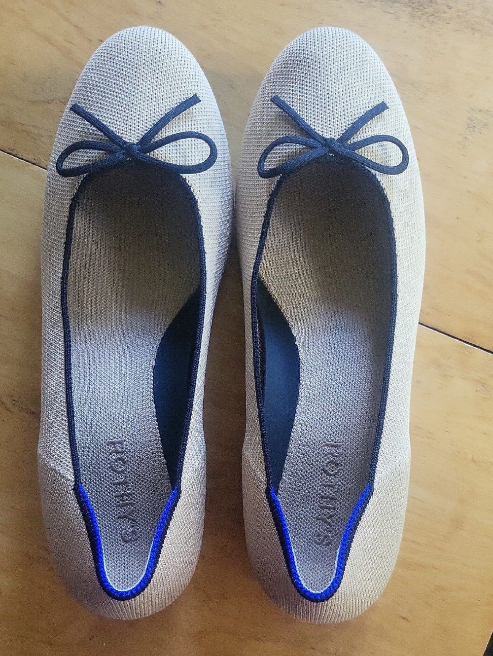 Rothys Knit Ballet Flats in Beige with Black Trim - Great Condition Hardly Worn